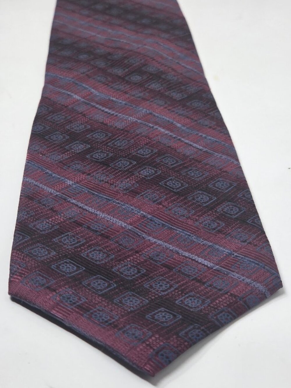 Harry Rosen Mens 59 Inch Italian Silk Necktie Burgundy Blue Geometric Tie